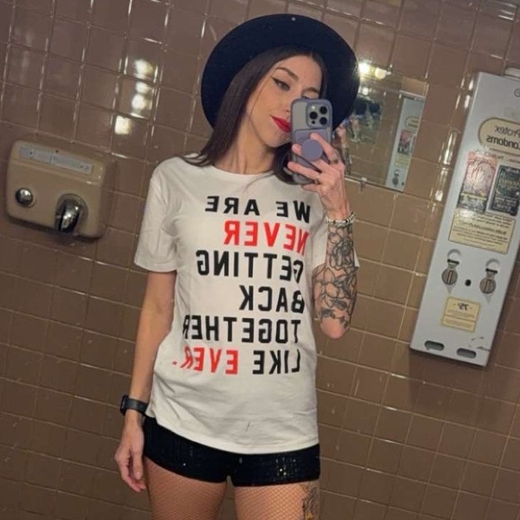 Taylor Swift 22 Eras Tour Shirt - Picture 4 of 4